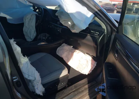 2018 Lexus Es 350 z USA, uszkodzony, nr VIN 58ABK1GG4JU081479